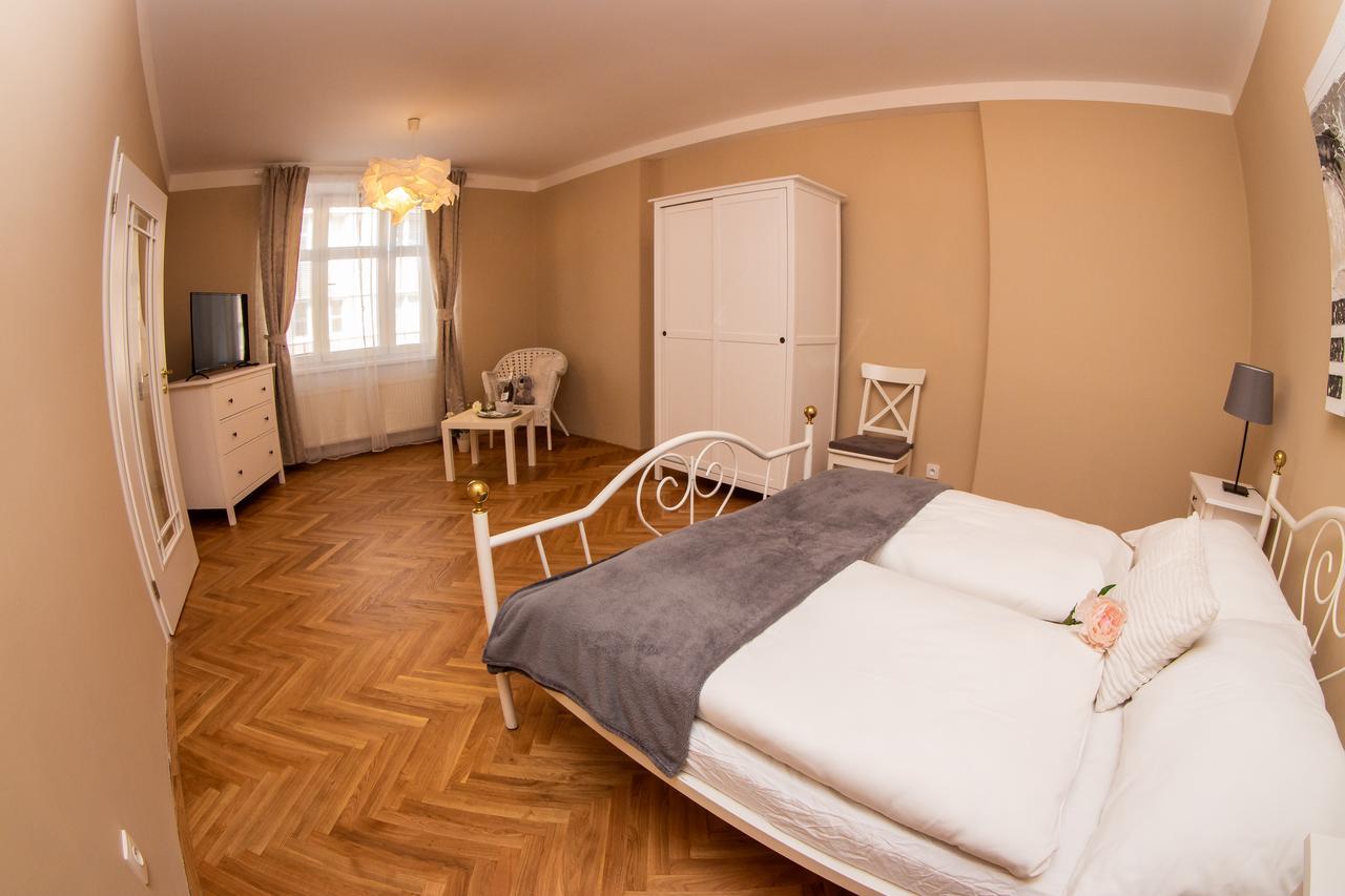 Apartman U Krale Tylova 515 Jicin Bagian luar foto